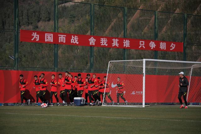 九游娱乐官方-U17国少新年首期集训 主帅杨晨苦寻后防铁闸